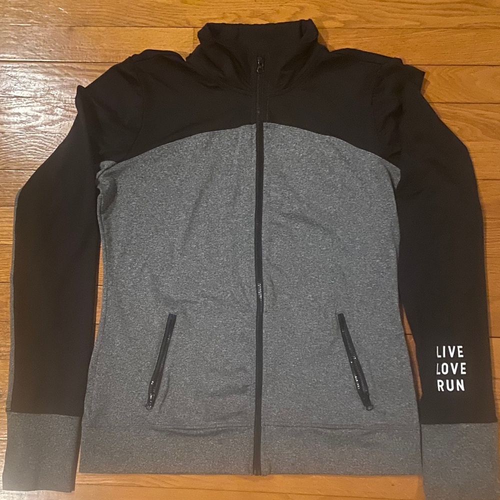 Live Love Dream Warm Up / Running Jacket Size M